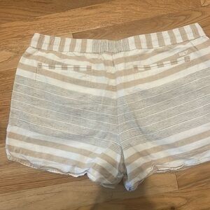 Vineyard Vines shorts, size medium